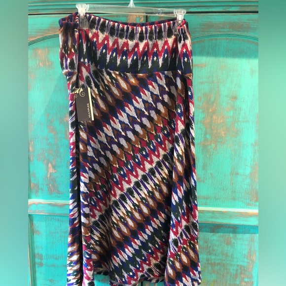 Beautiful NWT midi skirt by Multiples - Picture 1 of 3